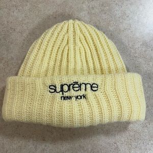 Supreme Ribbed Beanie FW22